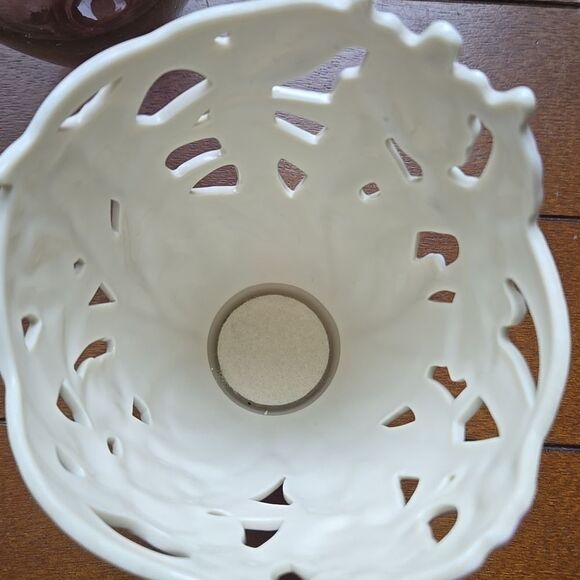 LENOX CLASSIC PIERCED IRIS VASE, Purple and Cream Floral pattern - NEW WITH TAGS - Picture 5 of 5